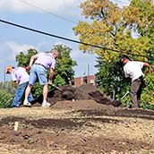 Mulching Volunteers