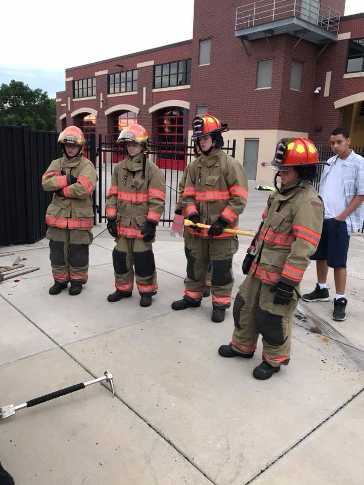 35790975_1582347908558589_1481369933043466240_n