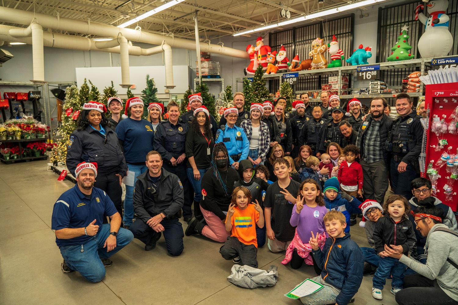 A group photo from Shop with a Cop 2023.